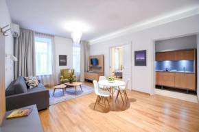 City Centre Chic Apartment Ljubljana 2/4